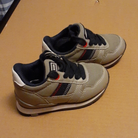 Shoes - Picture 2 of 3